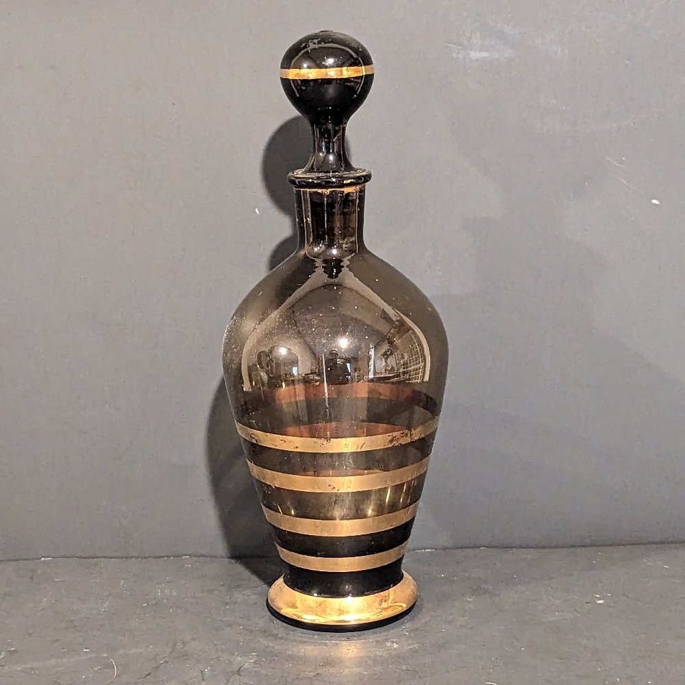BOTTLE 10" BLACK BOTTLE GOLD TRIM WITH STOPPER